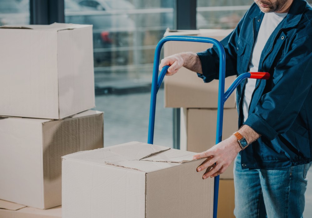 White-glove packing & crating in Tarzana